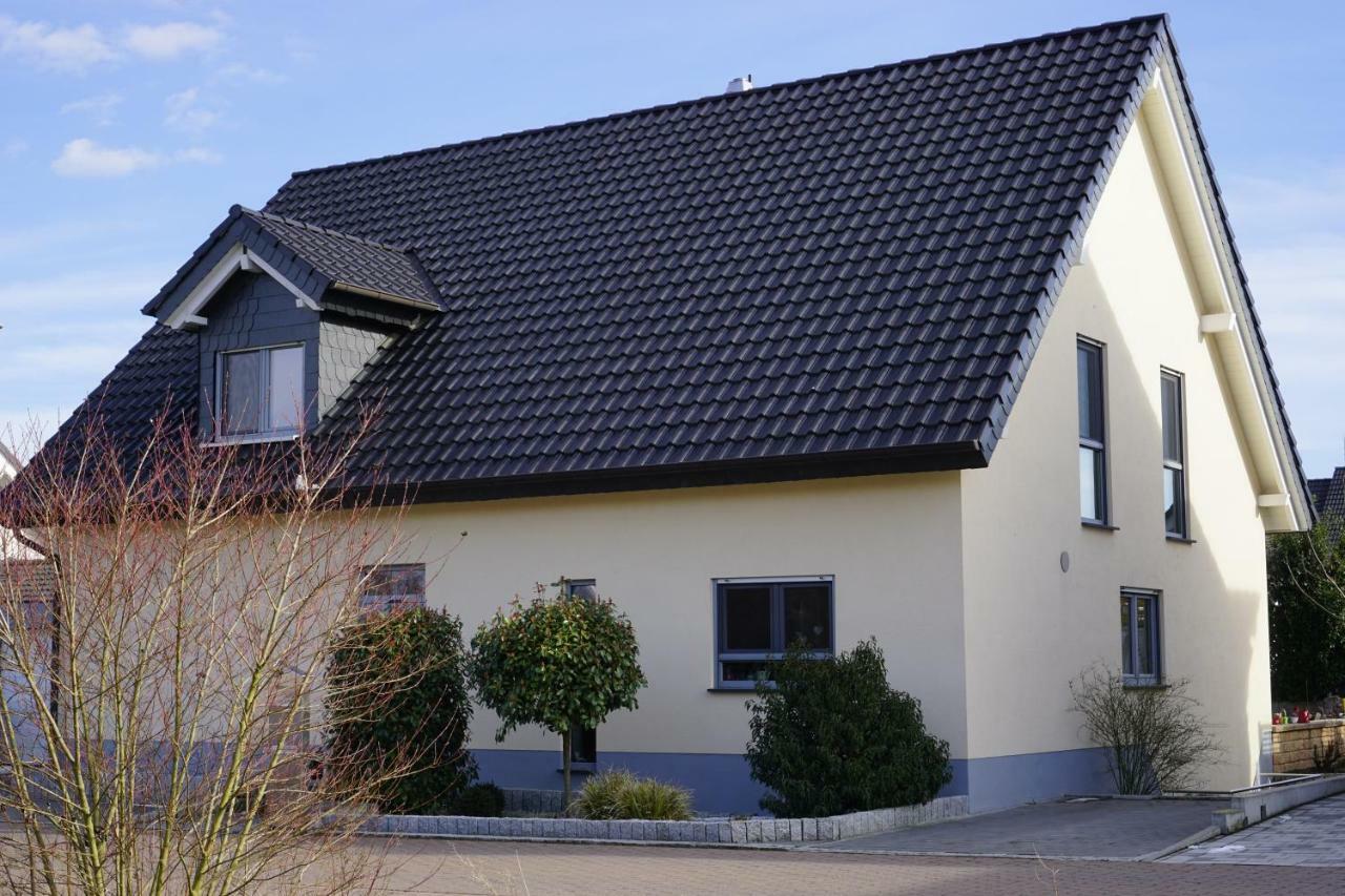 Rieslingstube Bei Britta & Joachim Apartamento Undenheim Exterior foto