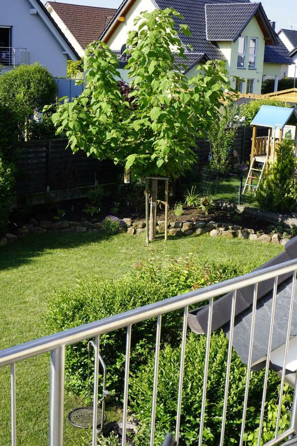 Rieslingstube Bei Britta & Joachim Apartamento Undenheim Exterior foto